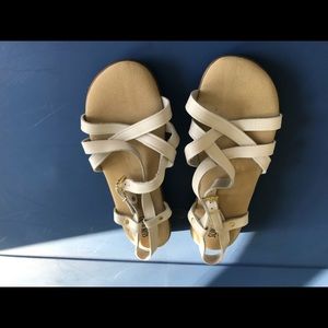 Ladies white Sunjuns Sandals new size 8W